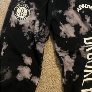 Brooklyn Nets Men’s Black and White Joggers